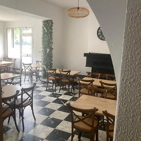 Le Terminus Hotel 2*